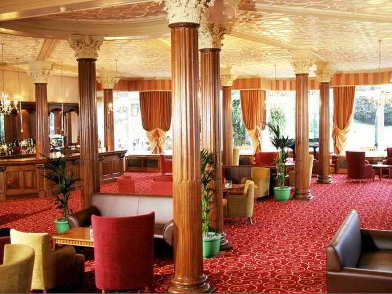 Daresbury Park Hotel & Spa Eksteriør billede